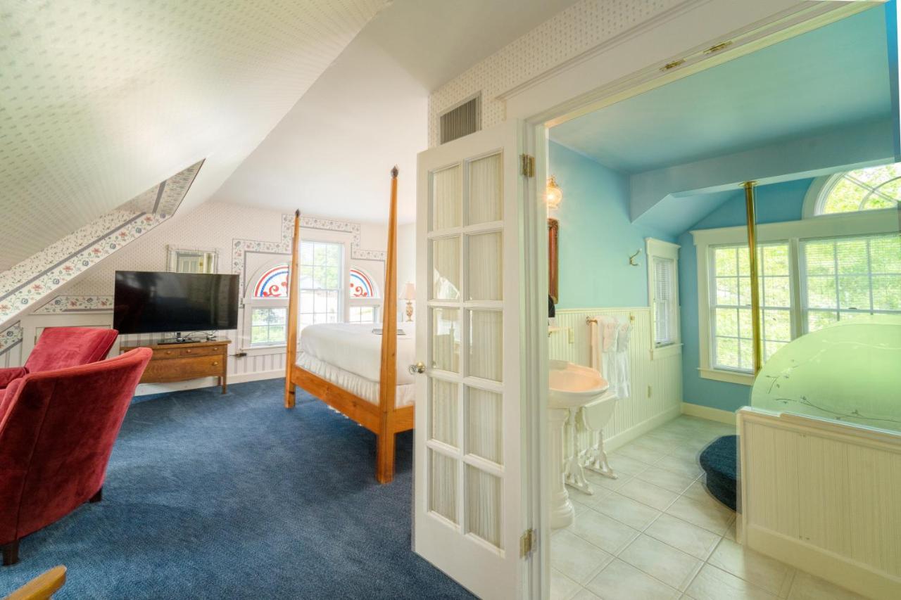 Yelton Manor Bed And Breakfast South Haven Room photo